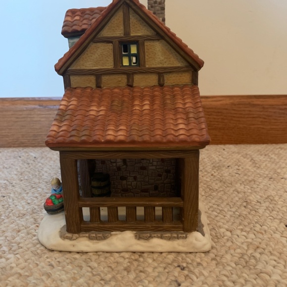 Santa’s Workbench Collection 2000 Granny Smiths Orchard - Picture 3 of 5